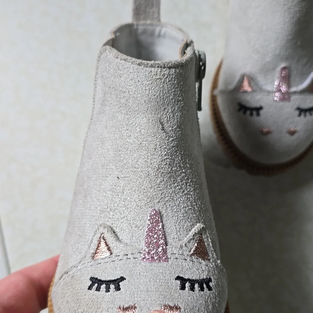 Toddler Grey Unicorn ankle boots Size 7‎